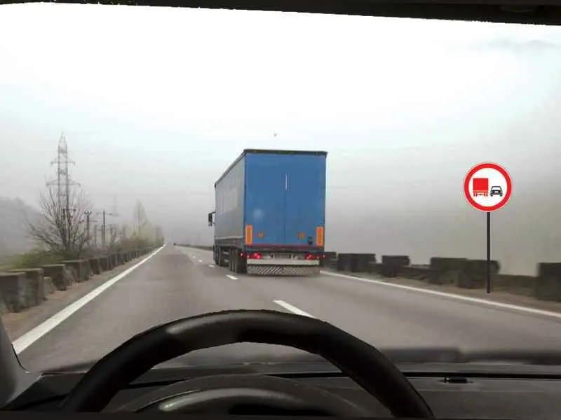 Puteți efectua depășirea camionului?