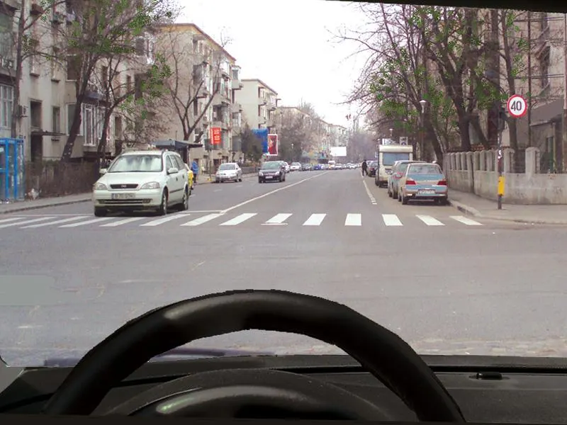 Cum trebuie să procedați dacă virați la stânga?
